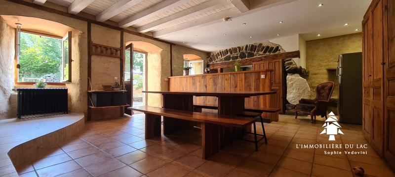 Maison en pierre - 221 m² - 9 pièces