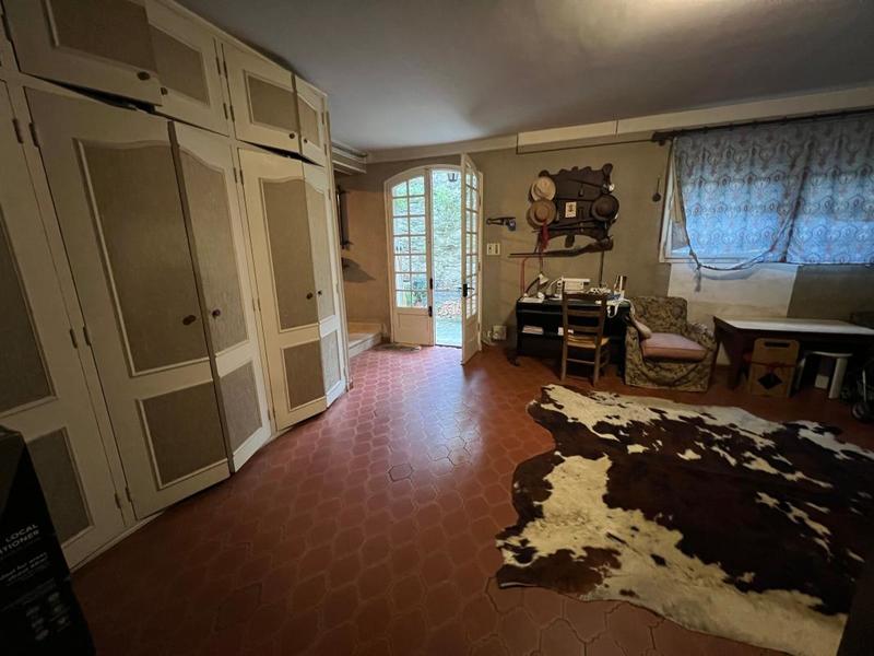 Maison - 240 m² - 5 pièces