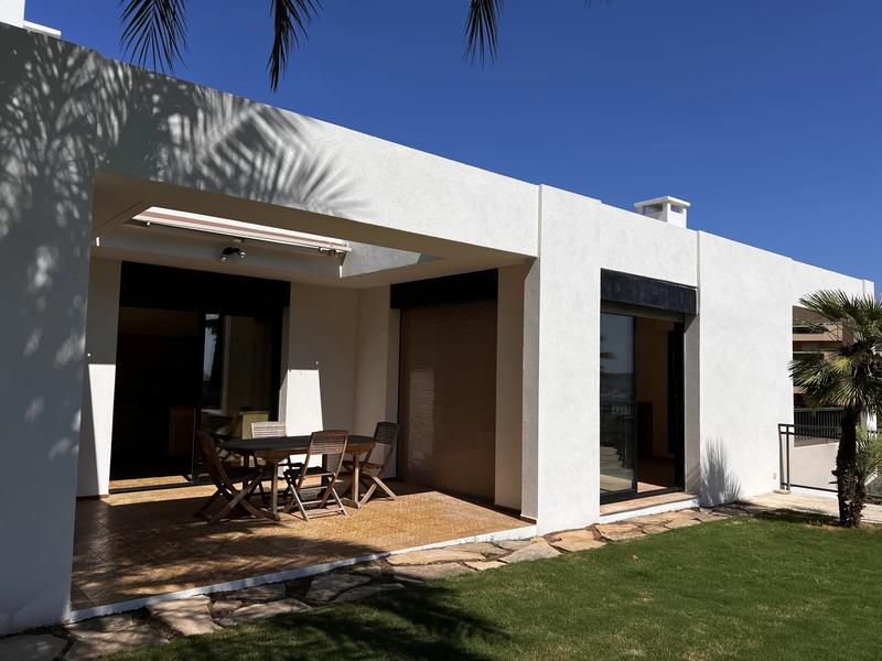 Maison - 302 m² - 5 pièces