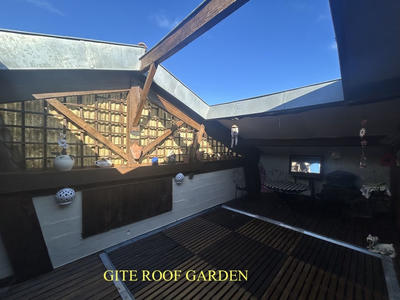 Maison - 273 m² - 15 pièces