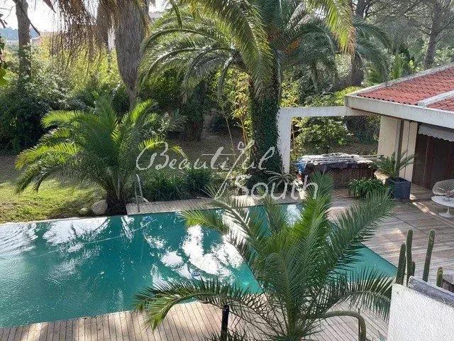 Villa - 202 m² - 5 pièces