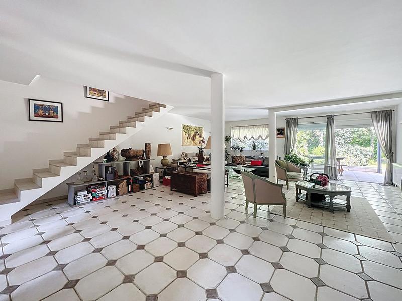 Villa - 179 m² - 6 pièces