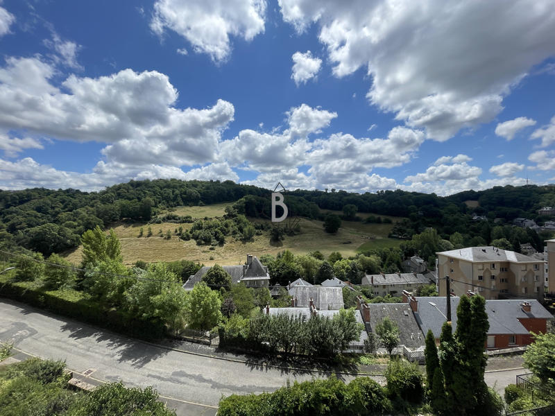 Maison - 230 m² - 10 pièces