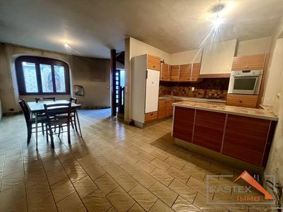 Maison de ville - 100 m² - 5 pièces