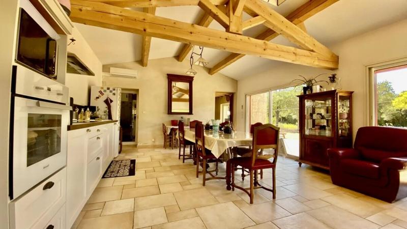 Maison - 225 m² - 10 pièces