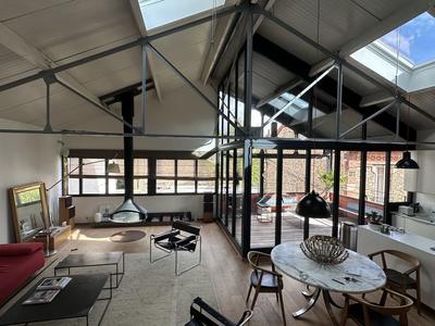 Loft - 138 m² - 6 pièces
