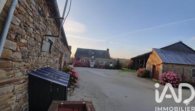 Maison - 350 m² - 25 pièces