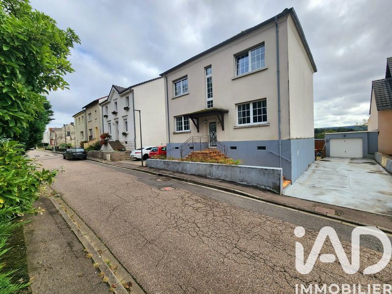 Maison - 212 m² - 8 pièces