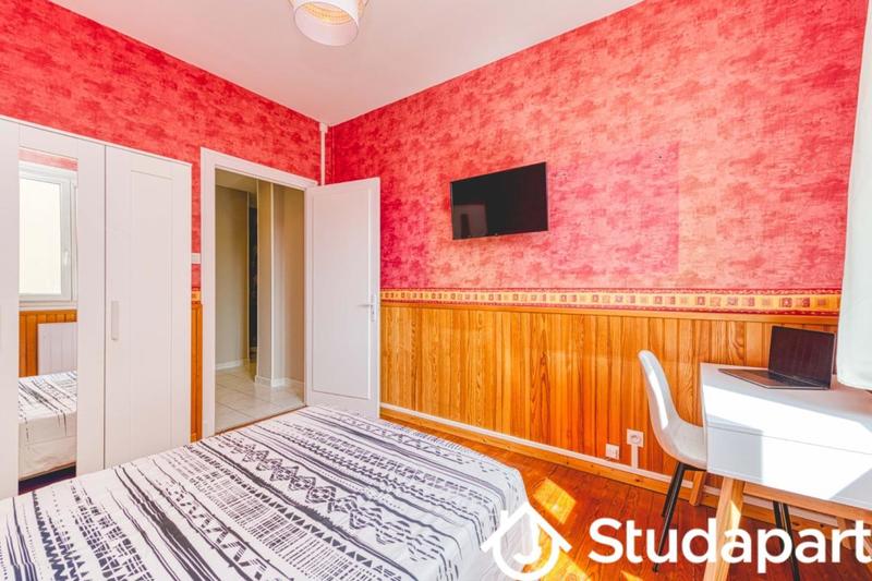 Chambre - 11 m² - 1 pièce