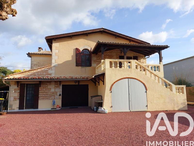 Maison - 208 m² - 6 pièces