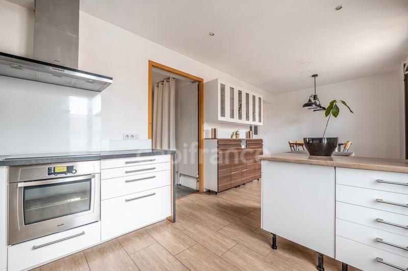 Maison - 210 m² - 9 pièces