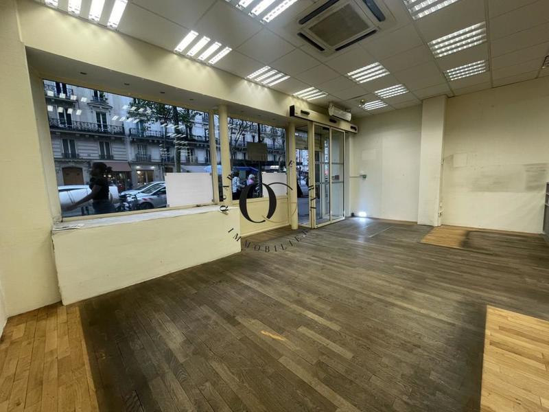 Local commercial - 128 m² - 3 pièces