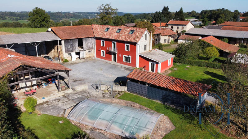 Maison - 205 m² - 5 pièces