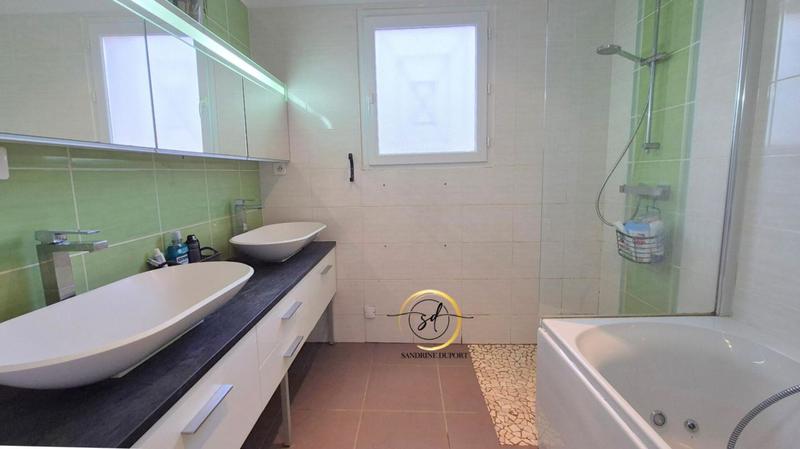 Villa - 121 m² - 7 pièces