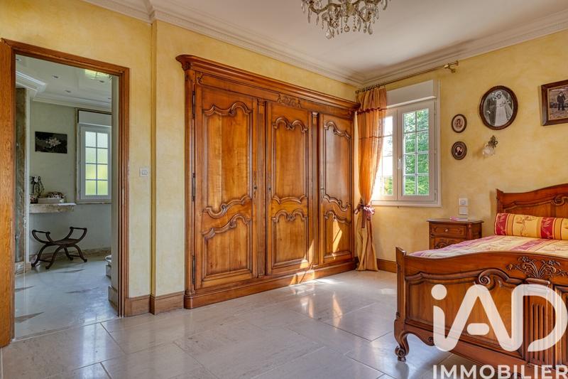 Maison - 290 m² - 8 pièces