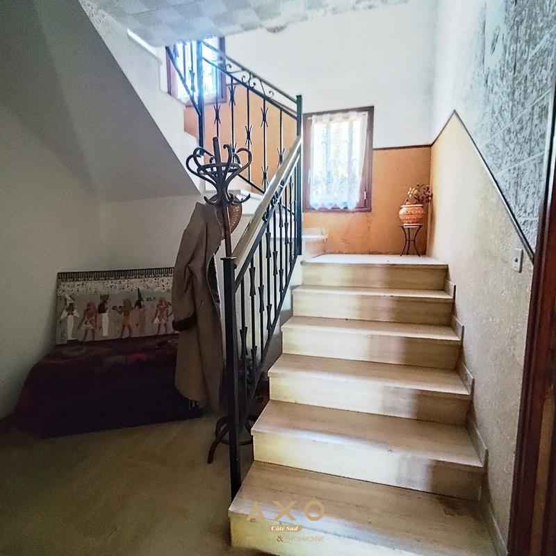 Maison - 242 m² - 9 pièces