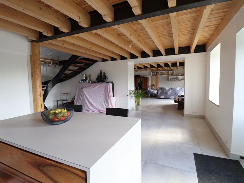 Maison - 250 m² - 6 pièces