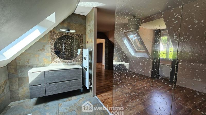 Maison - 202 m² - 8 pièces