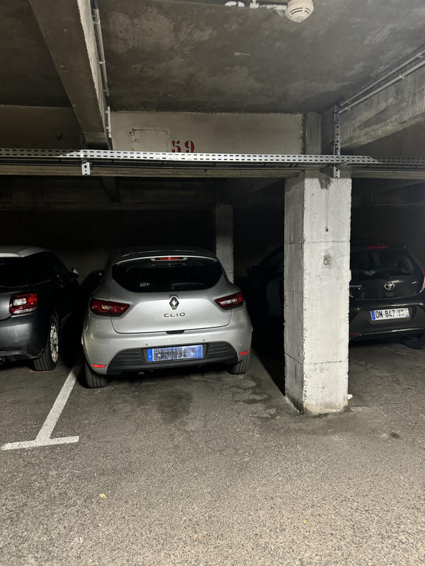Parking / Garage - 11 m²