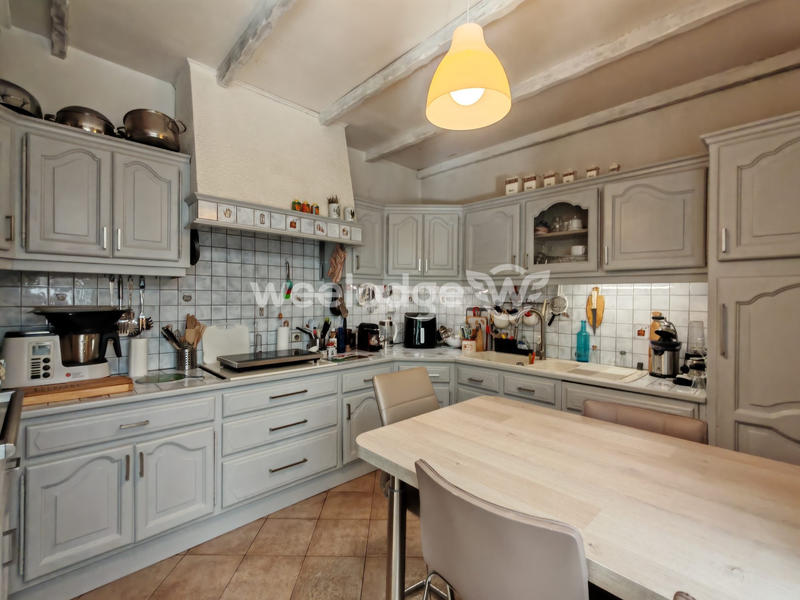 Maison - 208 m² - 10 pièces