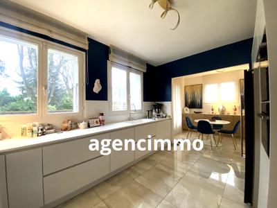 Maison - 262 m² - 8 pièces