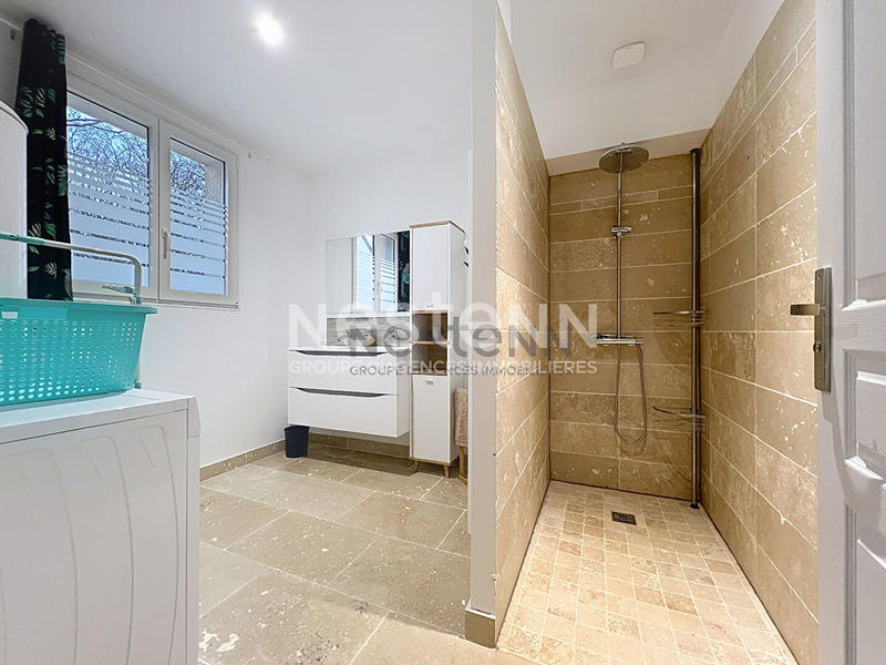 Maison - 261 m² - 8 pièces