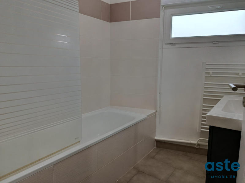 Maison - 92 m² - 6 pièces