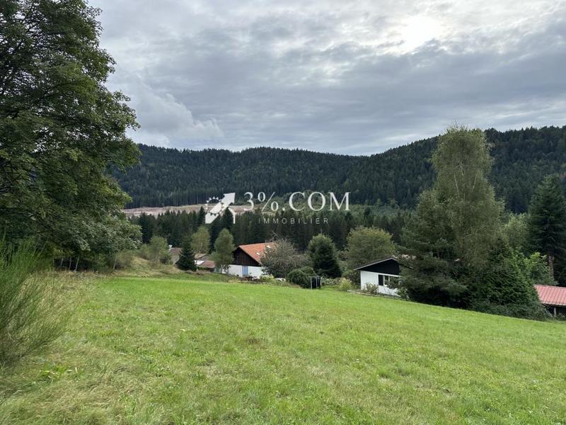 Terrain constructible - 1 800 m²