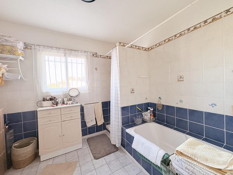 Maison - 256 m² - 10 pièces