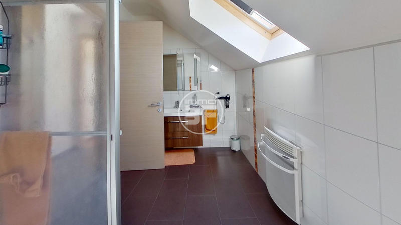 Maison - 260 m² - 6 pièces