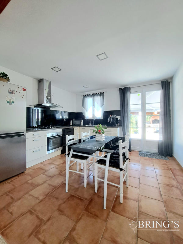 Villa - 166 m² - 8 pièces