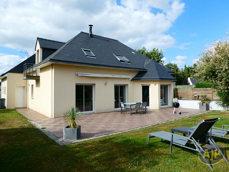 Maison - 138 m² - 6 pièces