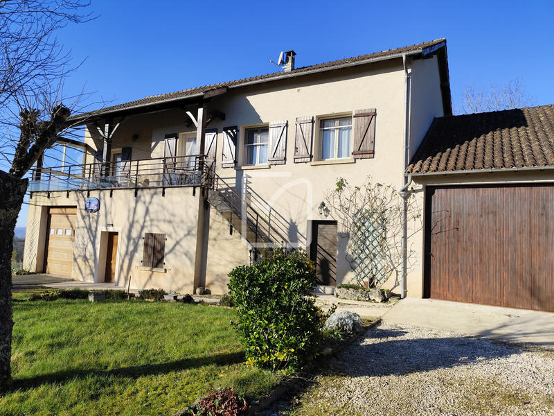 Maison - 167 m² - 8 pièces