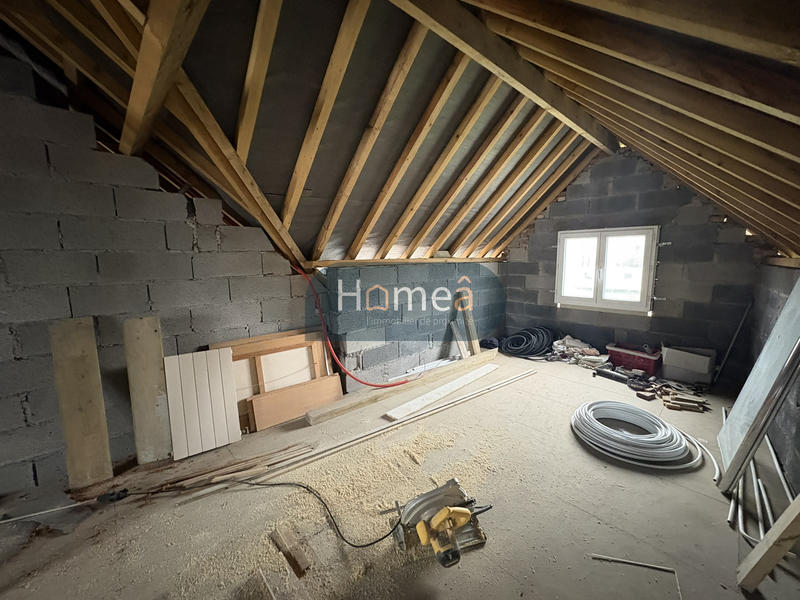 Maison - 204 m² - 4 pièces