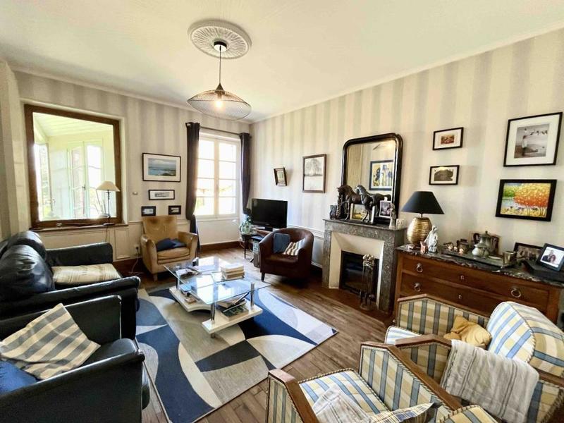 Maison de village - 188 m² - 9 pièces