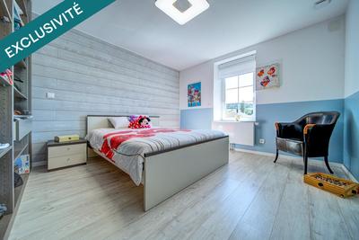 Maison - 230 m² - 8 pièces