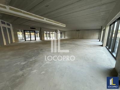 Local commercial - 287 m²