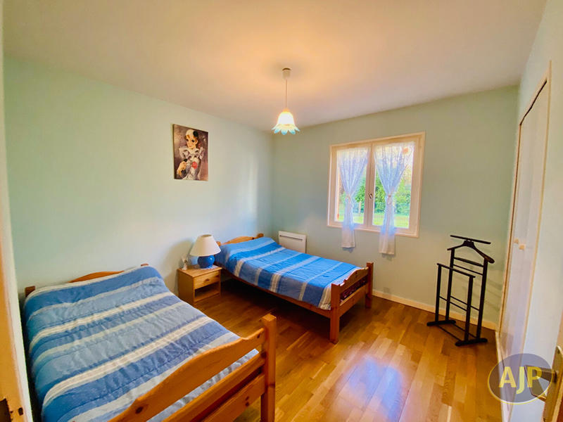 Maison - 209 m² - 8 pièces