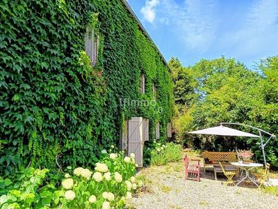 Maison - 312 m² - 11 pièces