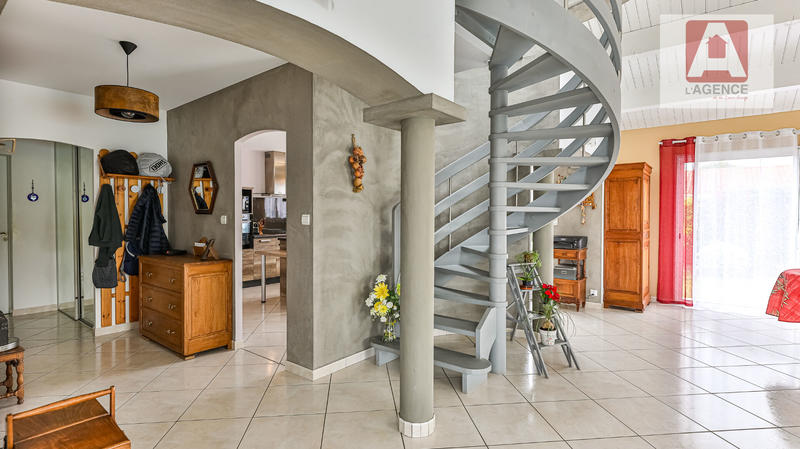 Maison - 145 m² - 5 pièces