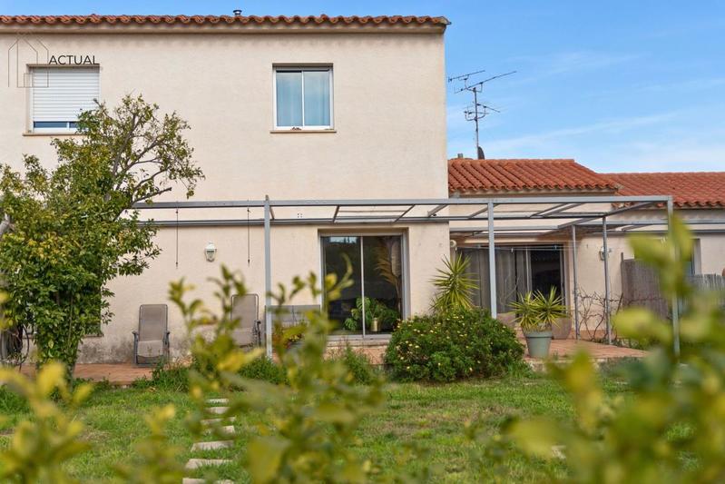 Maison - 260 m² - 10 pièces