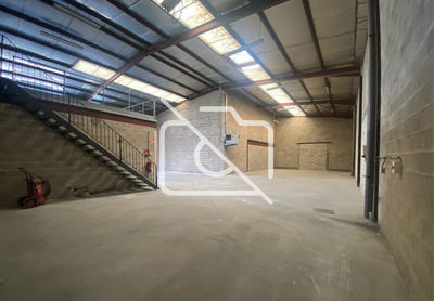 Entrepôt - 420 m²