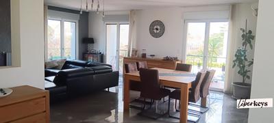 Villa - 260 m² - 10 pièces