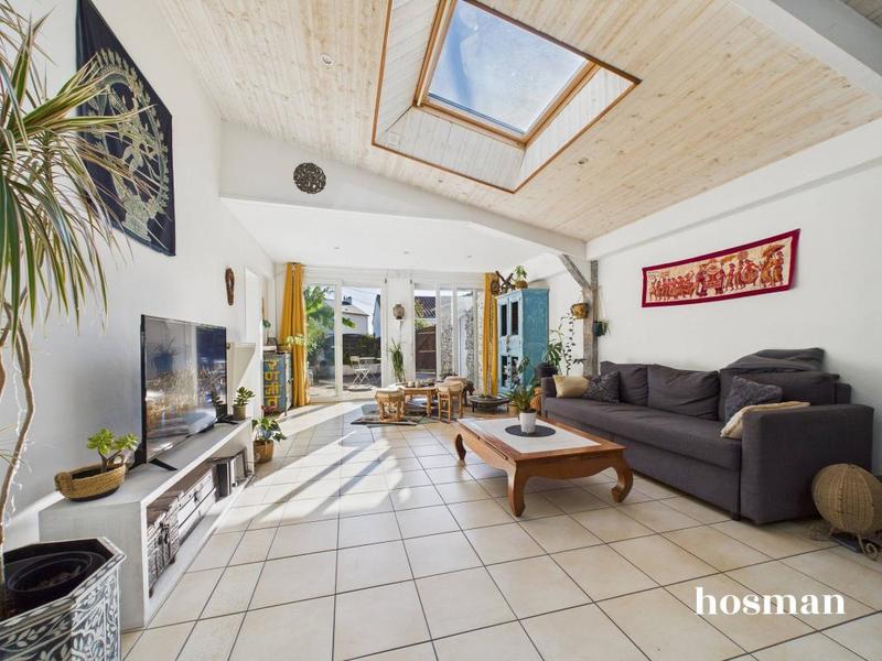 Maison - 144 m² - 8 pièces