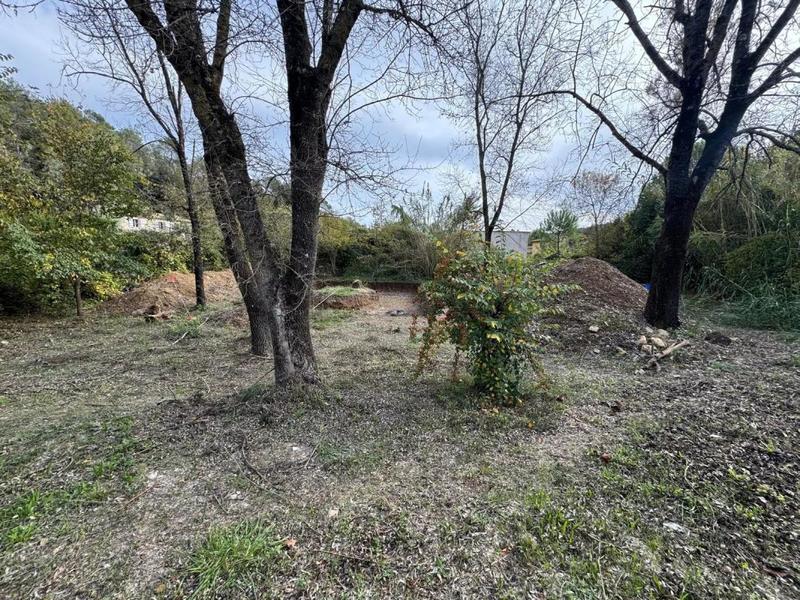 Terrain constructible - 905 m²