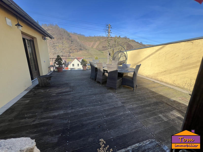 Maison traditionnelle - 260 m² - 7 pièces