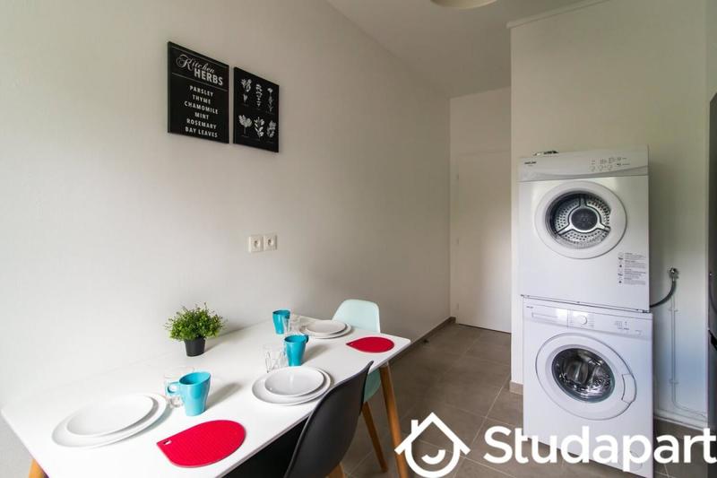 Chambre - 10 m² - 1 pièce