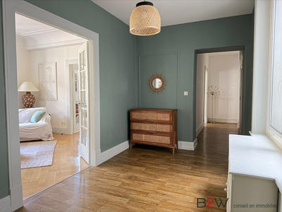 Appartement - 206 m² - 5 pièces