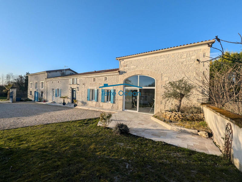 Villa - 500 m² - 10 pièces