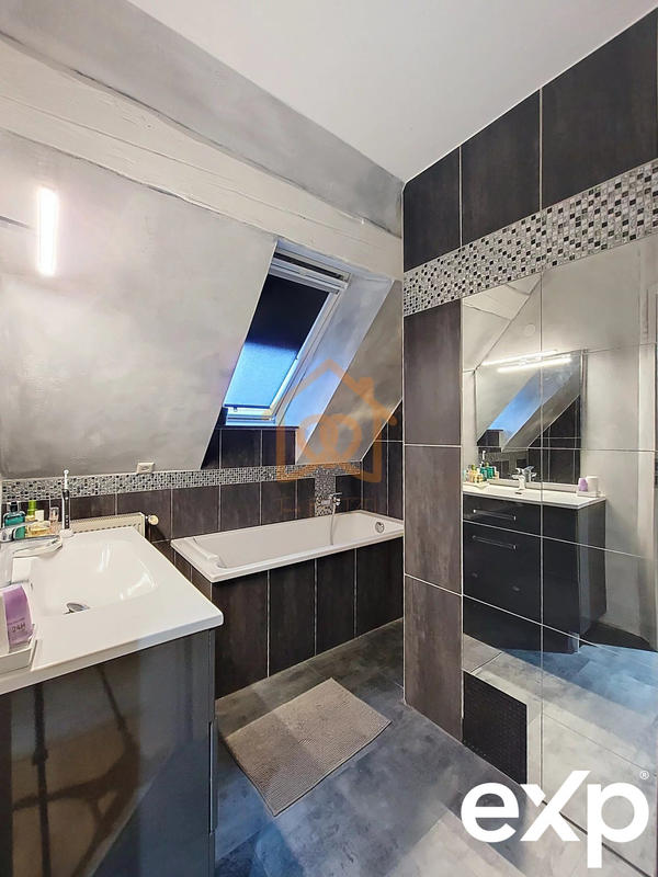 Appartement - 108 m² - 6 pièces